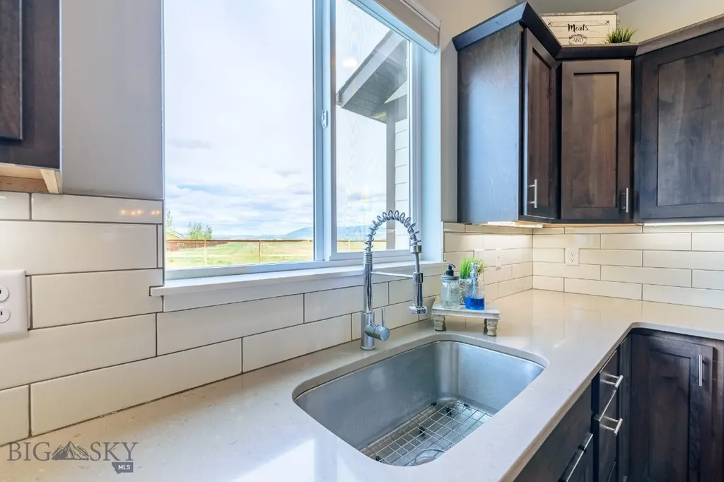 1514 Twodot Lane Belgrade MT 59714