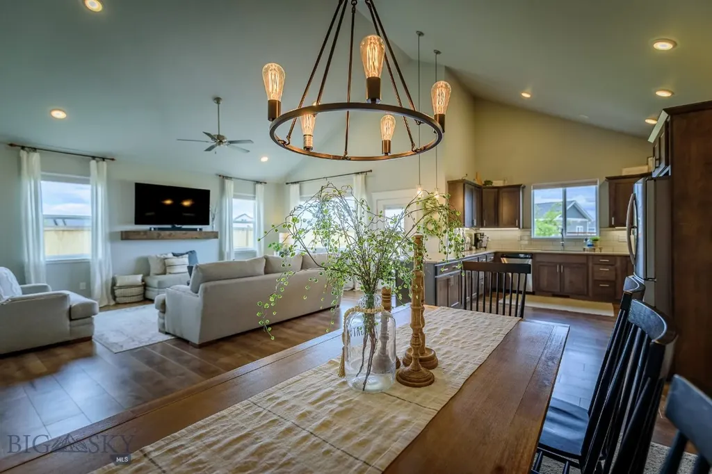 1514 Twodot Lane Belgrade MT 59714