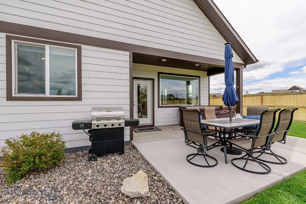 1514 Twodot Lane Belgrade MT 59714