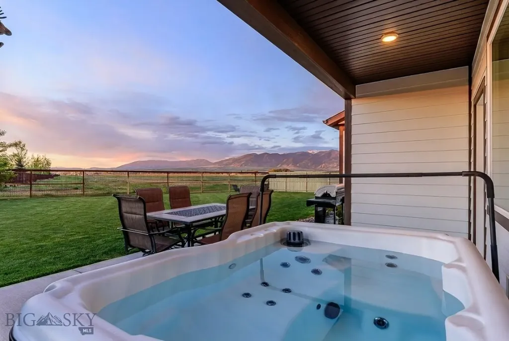 1514 Twodot Lane Belgrade MT 59714