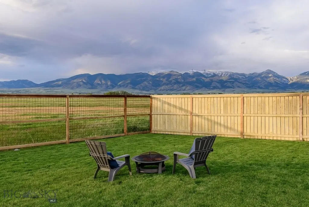 1514 Twodot Lane Belgrade MT 59714