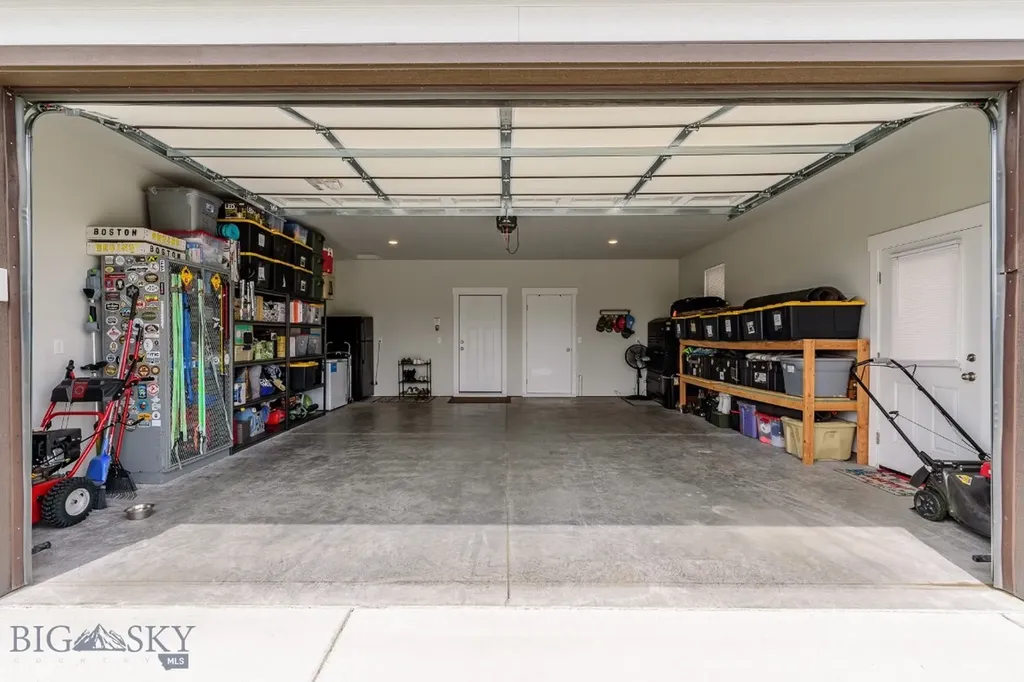 1514 Twodot Lane Belgrade MT 59714
