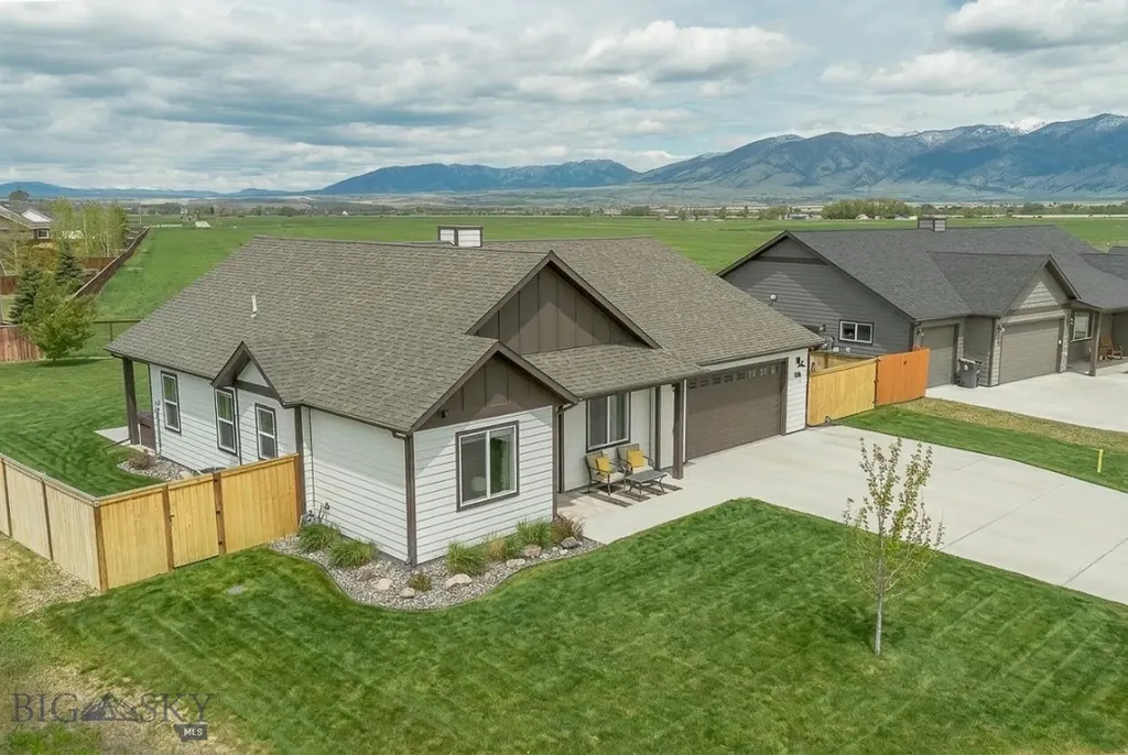1514 Twodot Lane Belgrade MT 59714