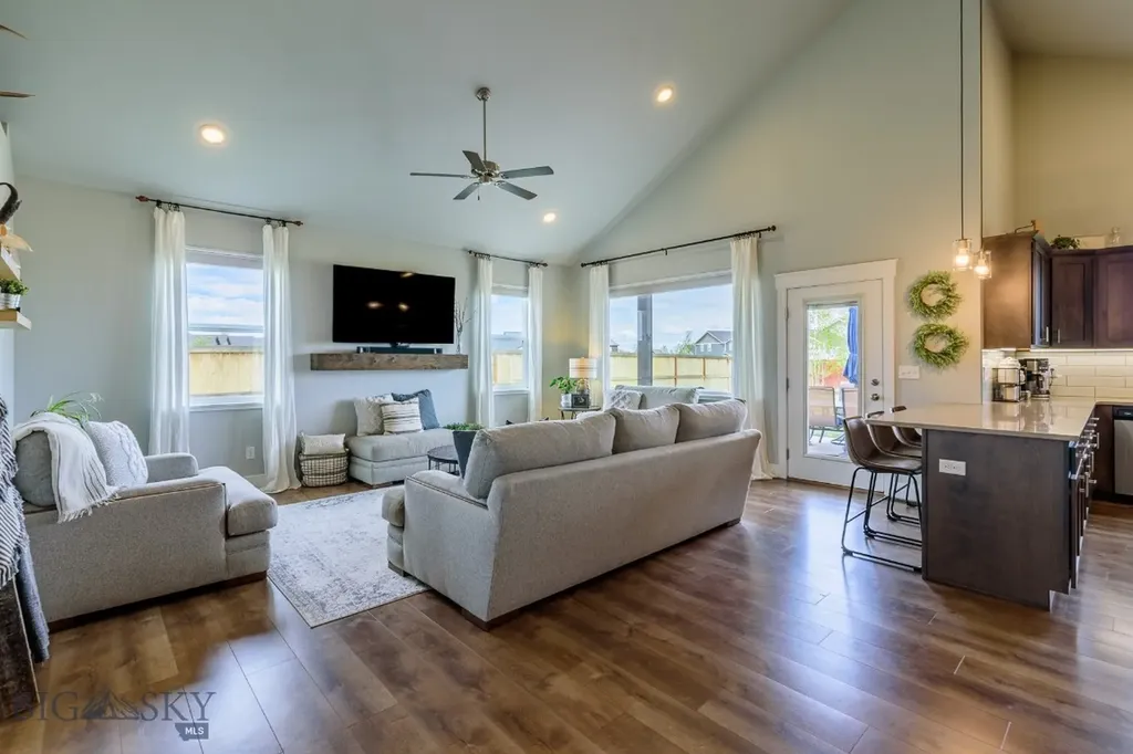 1514 Twodot Lane Belgrade MT 59714