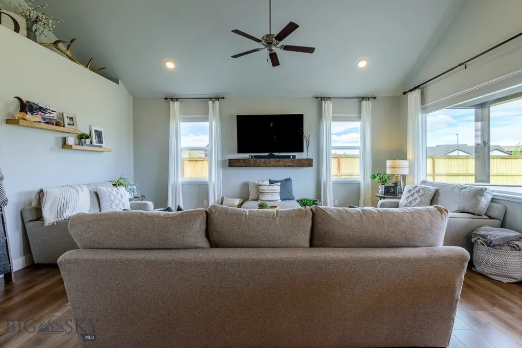 1514 Twodot Lane Belgrade MT 59714