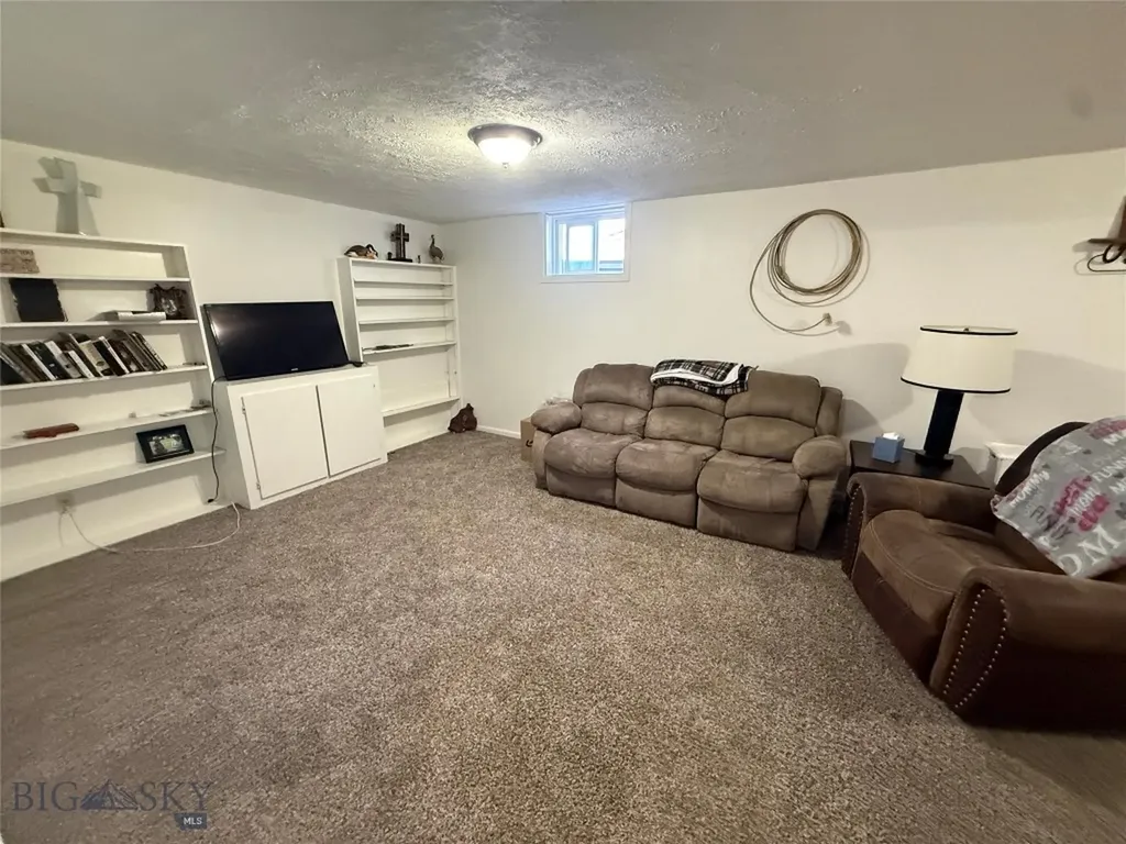 212 W 9th Big Timber MT 59011