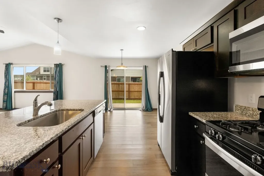 1514 Oakwood Belgrade MT 59714