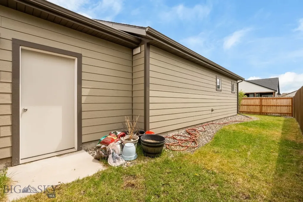 1514 Oakwood Belgrade MT 59714