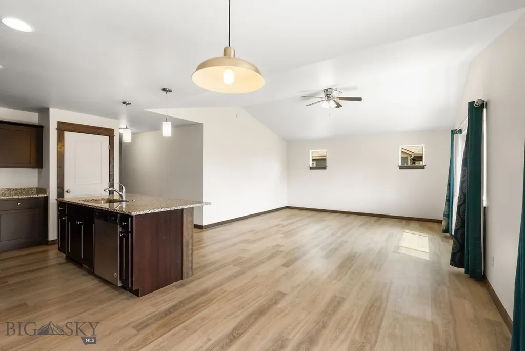 1514 Oakwood Belgrade MT 59714