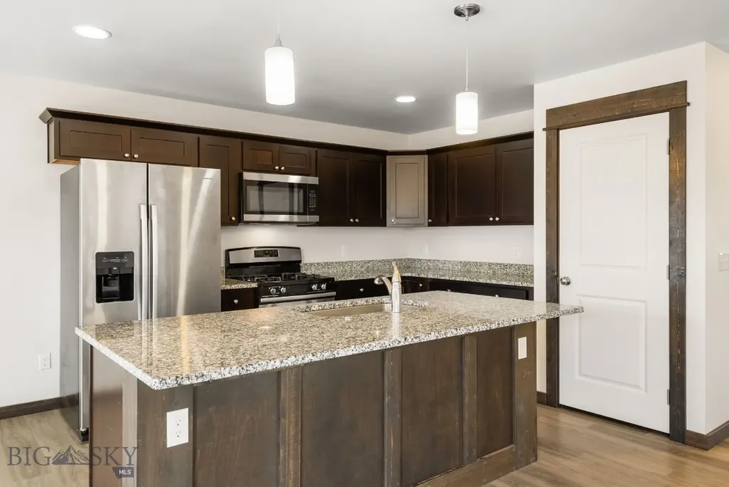 1514 Oakwood Belgrade MT 59714