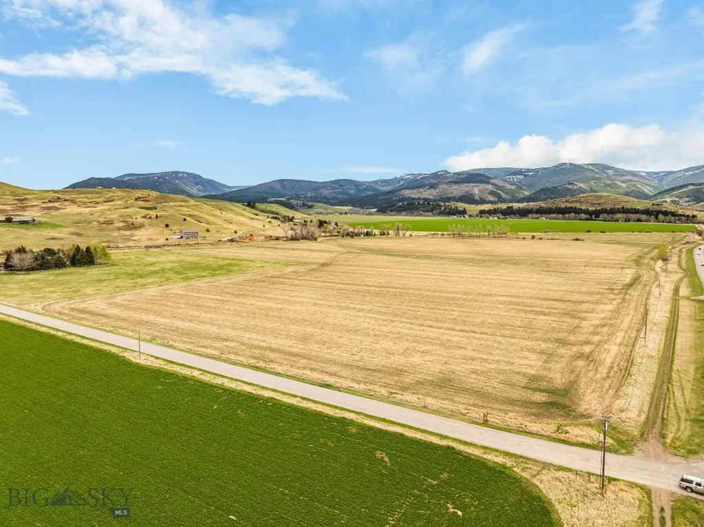 Tbd Hawk Hill Road Gallatin Gateway MT 59730
