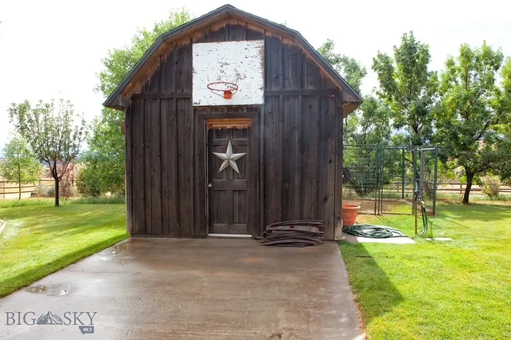 42 River Ridge Lane Shelby MT 59474