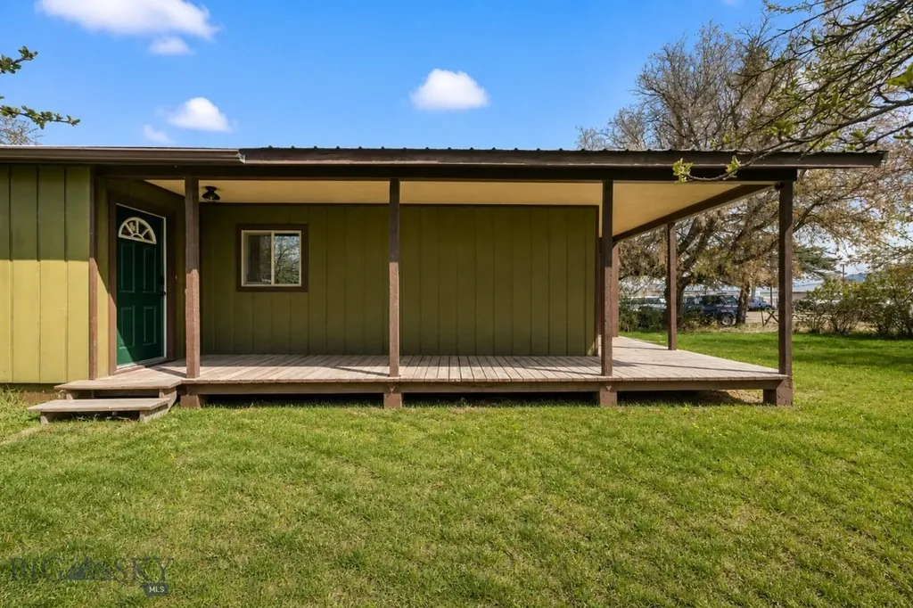 205 N Madison Street Twin Bridges MT 59754