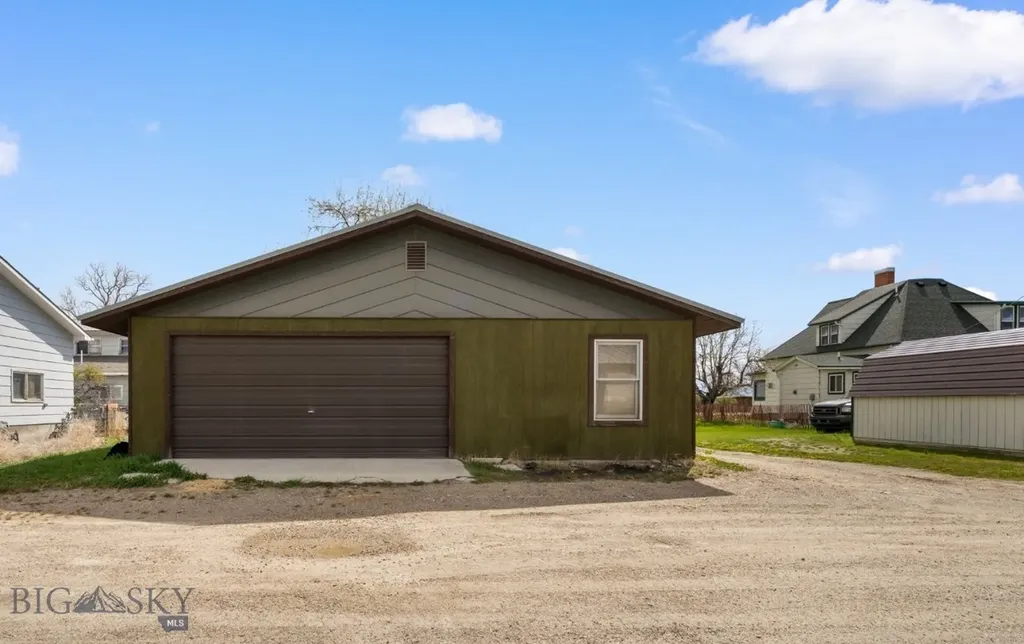 205 N Madison Street Twin Bridges MT 59754