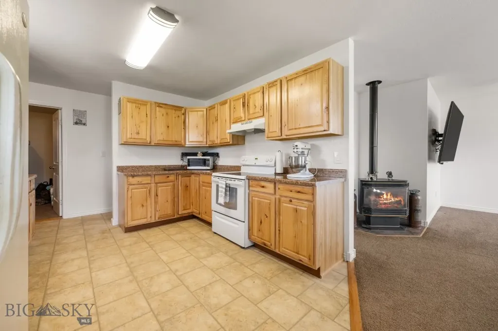 205 N Madison Street Twin Bridges MT 59754