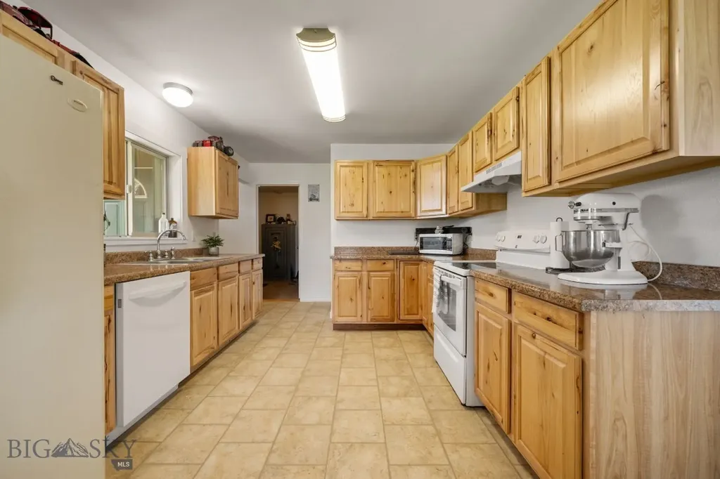 205 N Madison Street Twin Bridges MT 59754