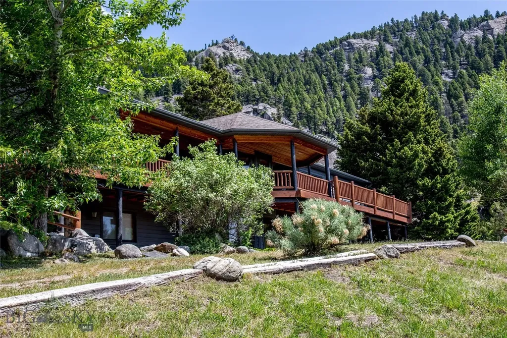 952 N Meadow Creek Road Mcallister MT 59740