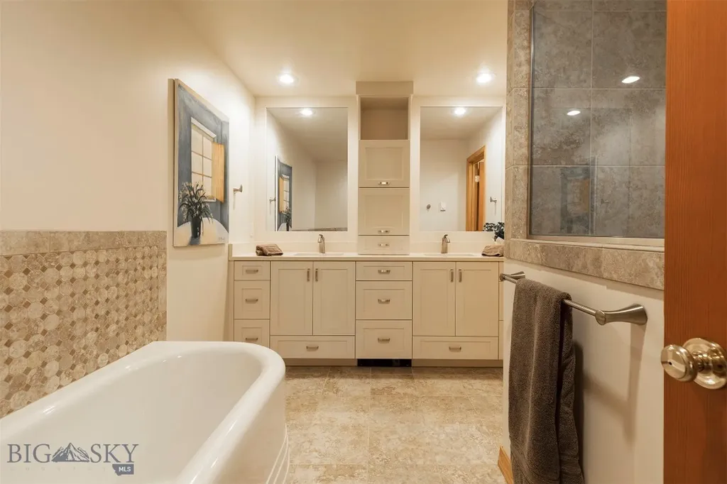 952 N Meadow Creek Road Mcallister MT 59740