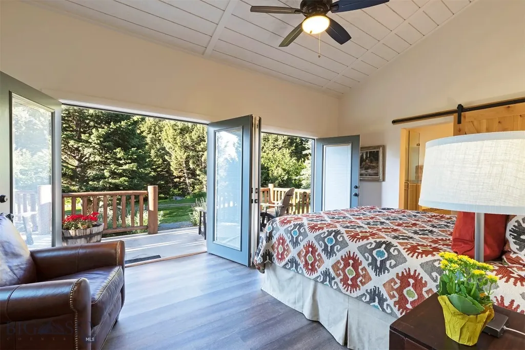 952 N Meadow Creek Road Mcallister MT 59740