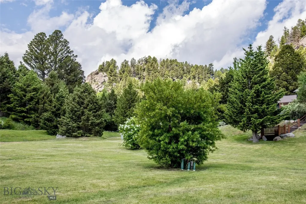 952 N Meadow Creek Road Mcallister MT 59740