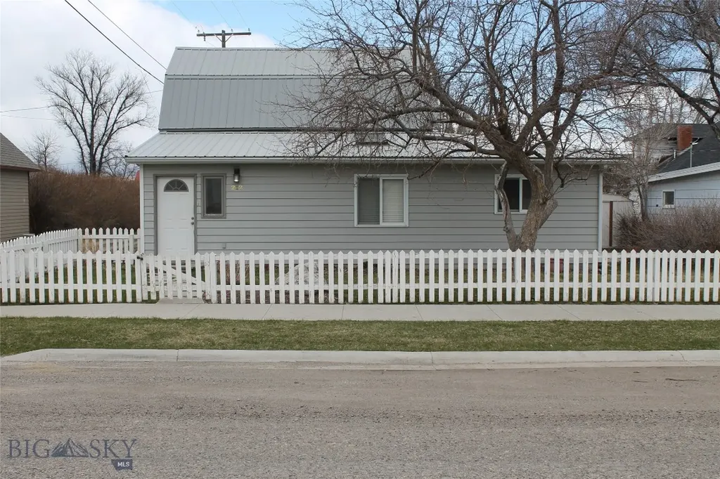 212 East 3rd Avenue Big Timber MT 59011
