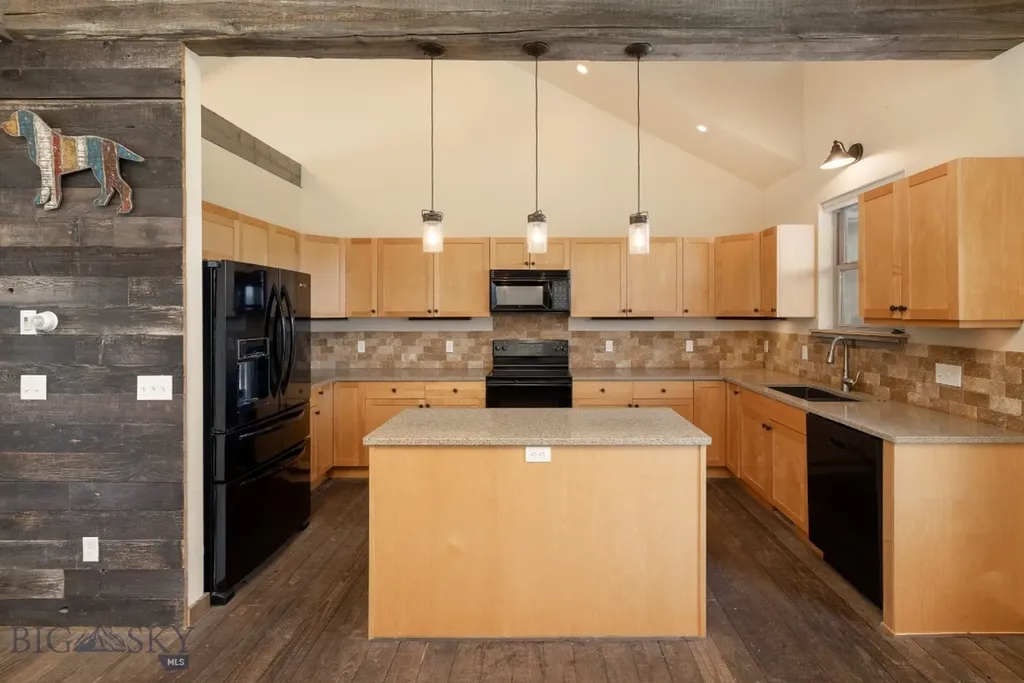 1704 Roundup Boulevard Belgrade MT 59714