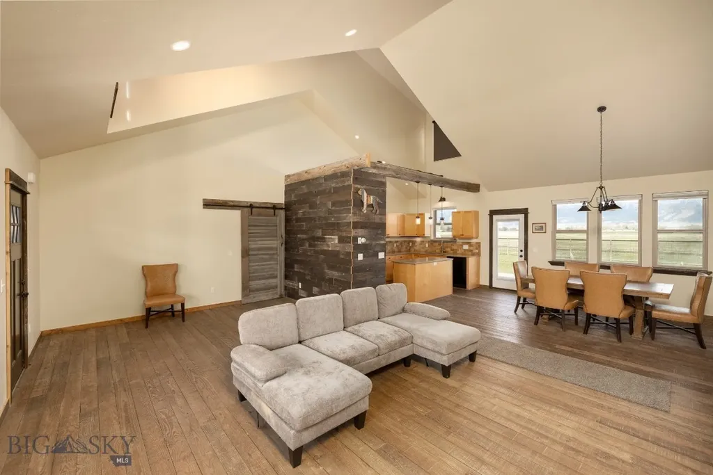 1704 Roundup Boulevard Belgrade MT 59714