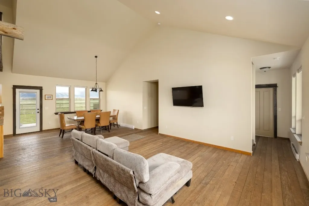 1704 Roundup Boulevard Belgrade MT 59714