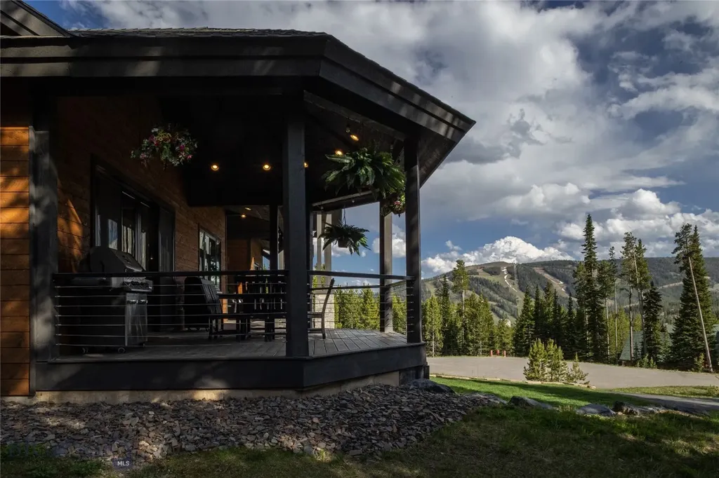 13 Little Plume Big Sky MT 59716