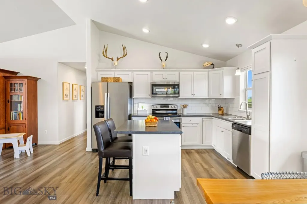1402 Ingomar Boulevard Belgrade MT 59714