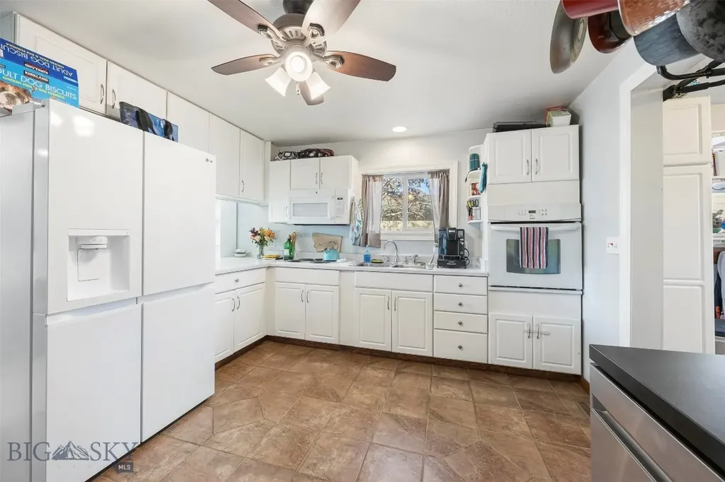 2930 Sanders Butte MT 59701