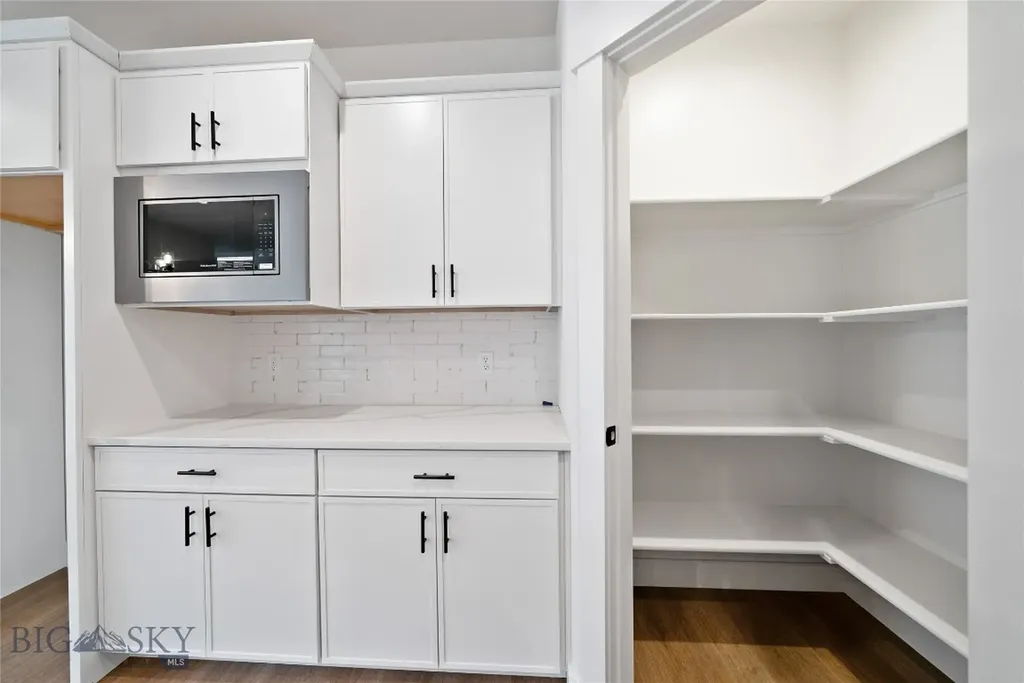 1502 Beeker Lane Belgrade MT 59714