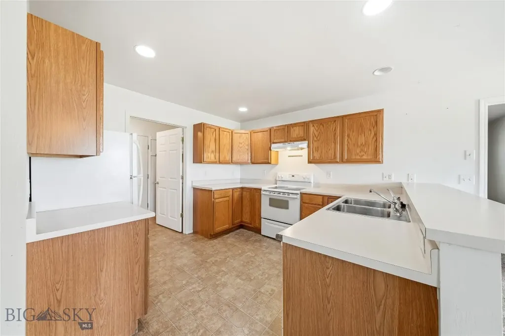 539 N River Rock Belgrade MT 59714