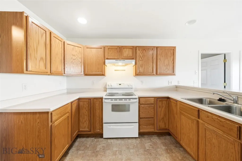 539 N River Rock Belgrade MT 59714