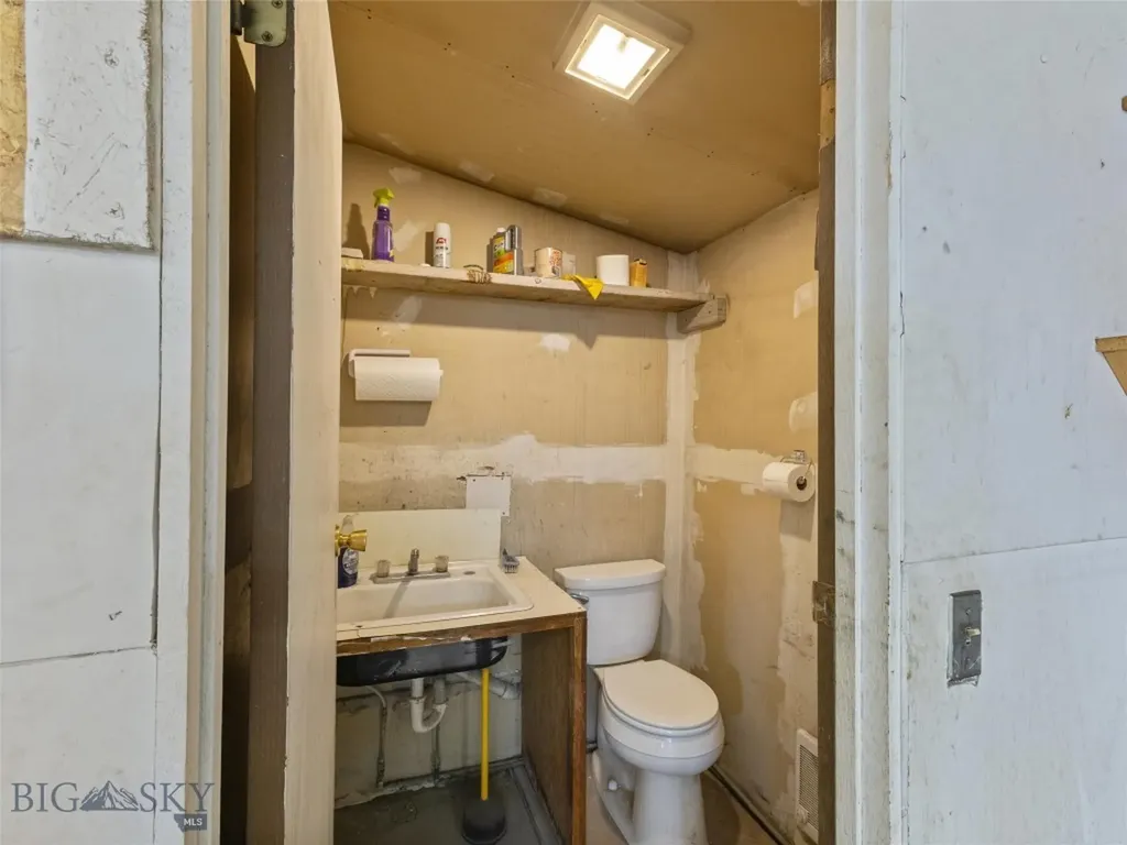 2 S Lincoln Street Whitehall MT 59759