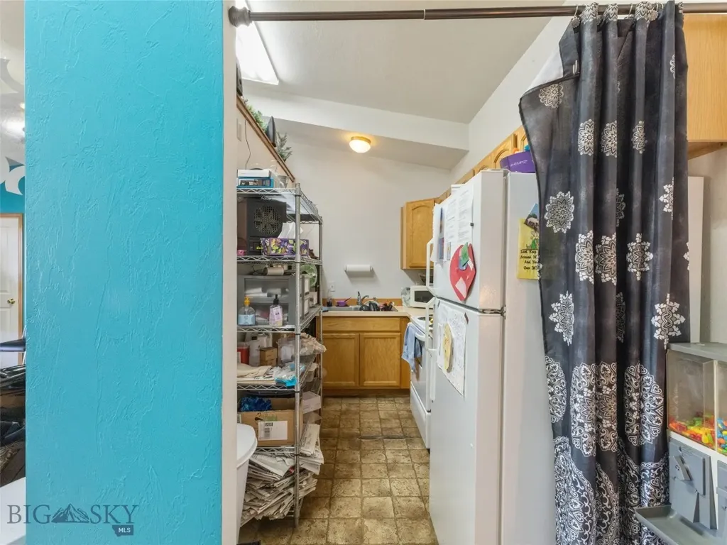 2 S Lincoln Street Whitehall MT 59759