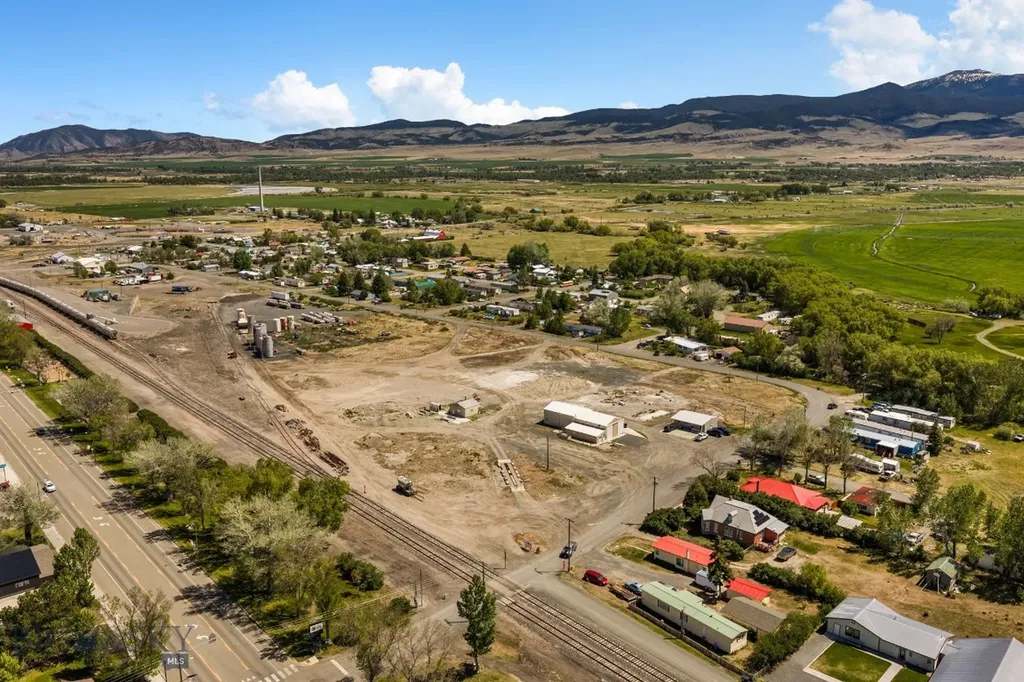 2 S Lincoln Street Whitehall MT 59759
