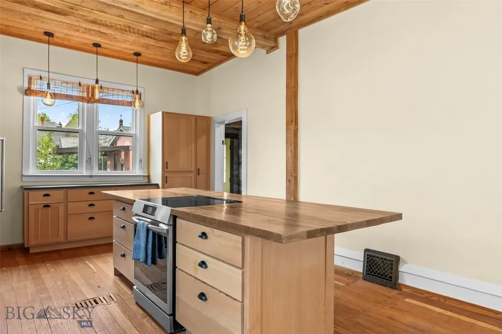 108 S 3rd Street Livingston MT 59047