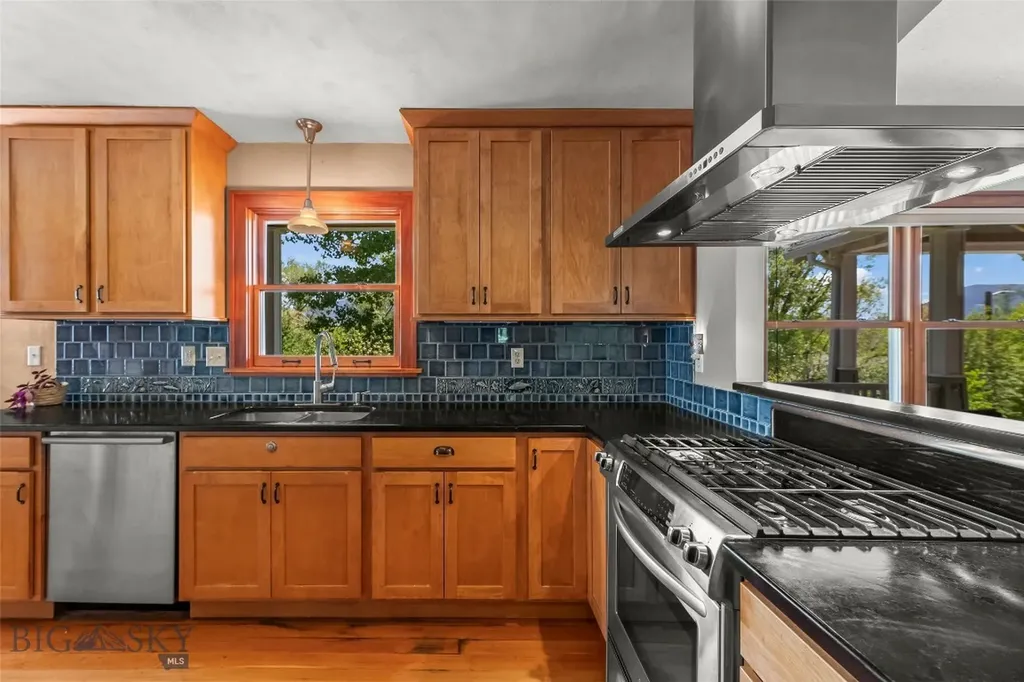 528 N 5th Street Livingston MT 59047