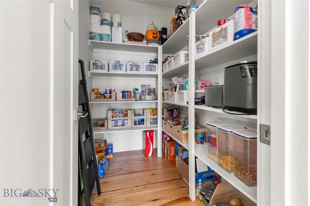 814 Butler Creek Avenue Belgrade MT 59714