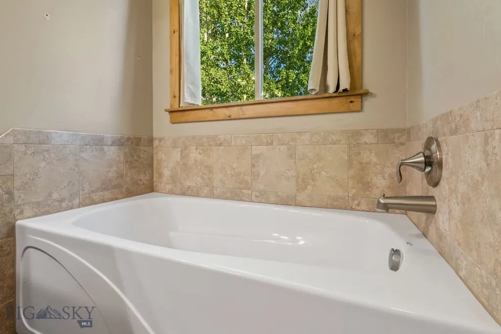 168 E Hyalite Peak Drive Bozeman MT 59718