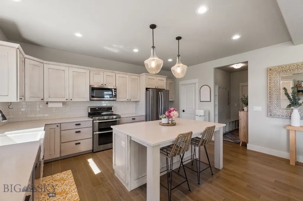 438 White Horse Loop Bozeman MT 59718