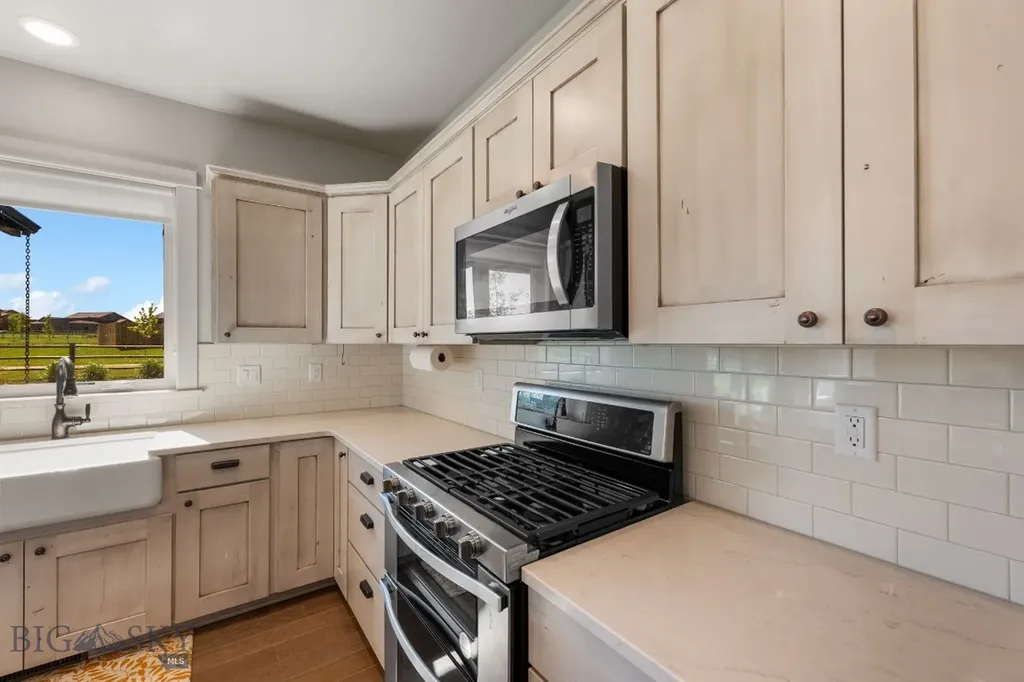 438 White Horse Loop Bozeman MT 59718