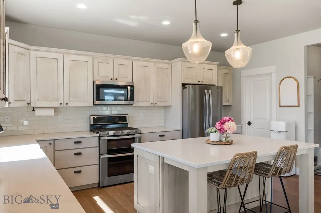 438 White Horse Loop Bozeman MT 59718