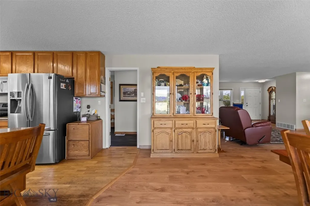 21 Mcpherson Lane Wilsall MT 59086