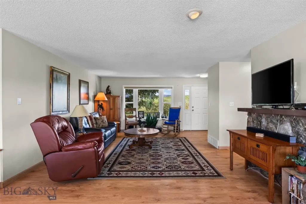 21 Mcpherson Lane Wilsall MT 59086