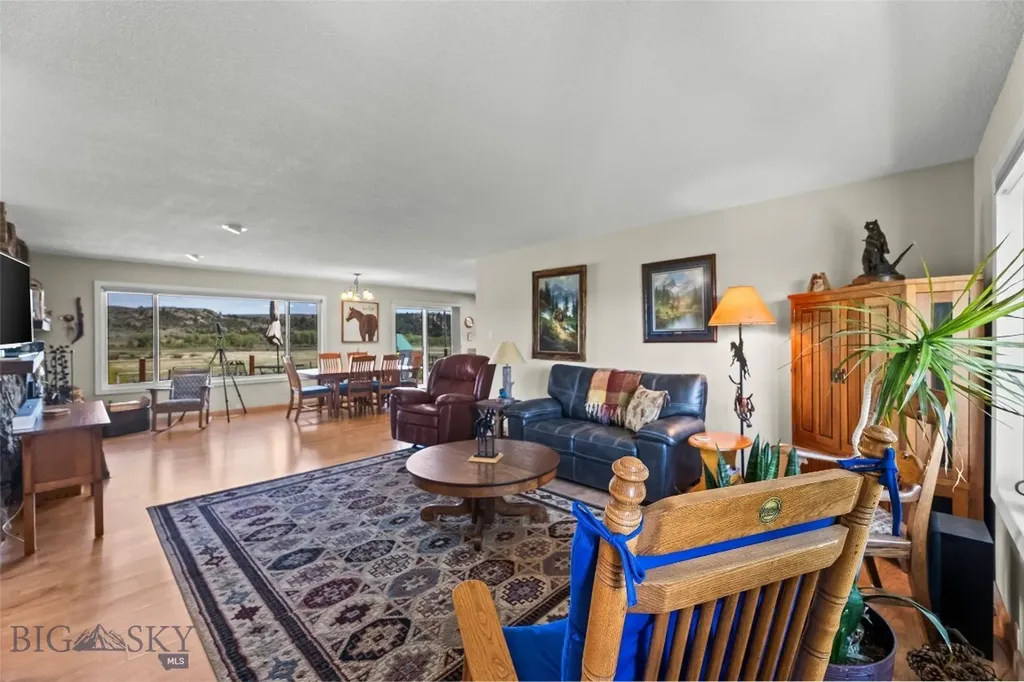 21 Mcpherson Lane Wilsall MT 59086