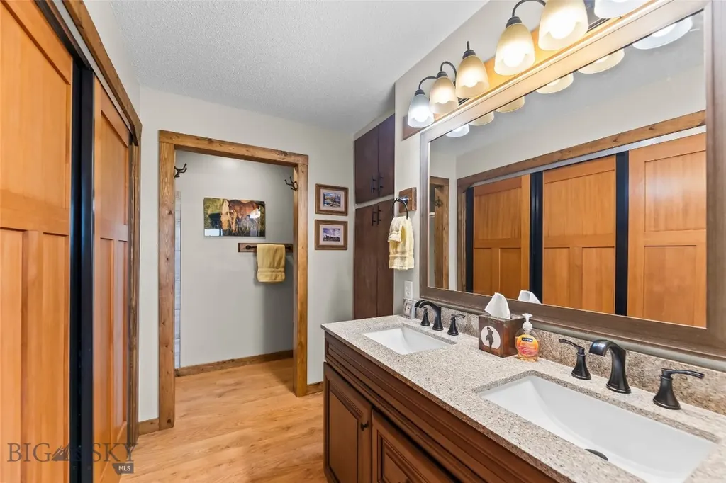 21 Mcpherson Lane Wilsall MT 59086