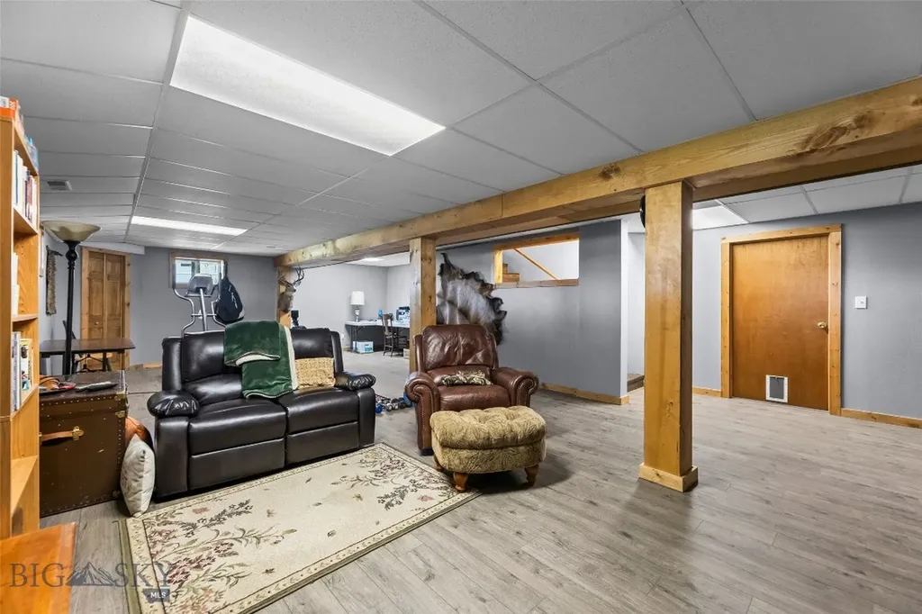 21 Mcpherson Lane Wilsall MT 59086