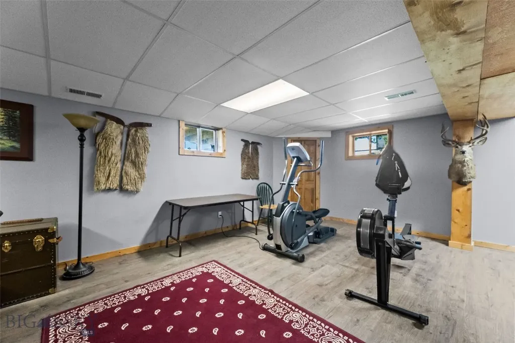 21 Mcpherson Lane Wilsall MT 59086